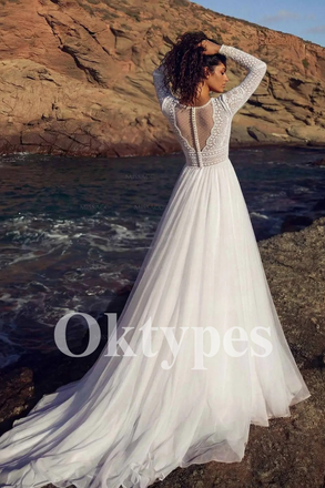 Dreamy Boho Lace Wedding Dress for the Ultimate Beach Bride