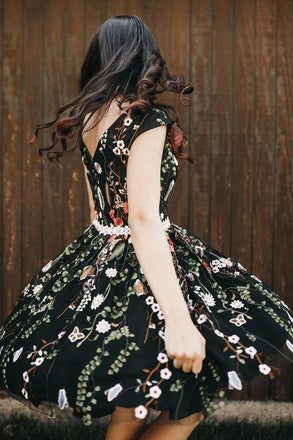 Chic Black V-neck Cap Sleeve lace A-line Cheap Short Homecoming Dresses, HDS0031